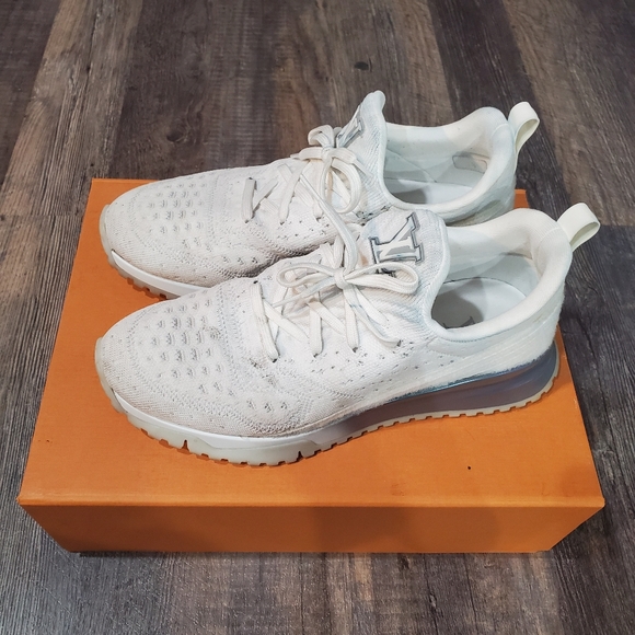 Louis Vuitton sneakers (unisex)